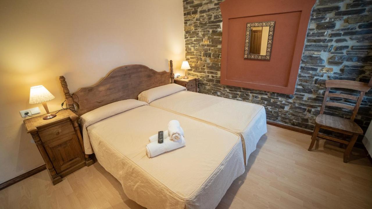 Hotel Rural Los Cerezos De Yanguas מראה חיצוני תמונה