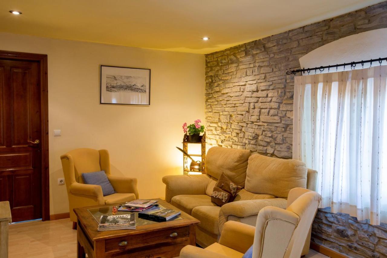 Hotel Rural Los Cerezos De Yanguas מראה חיצוני תמונה